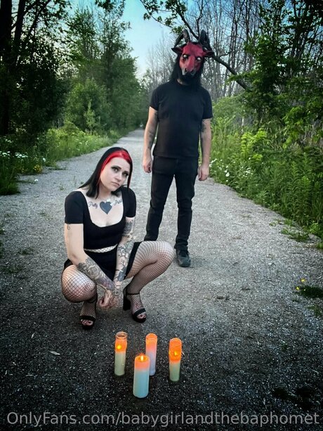 Babygirlandthebaphomet OnlyFans Modelfoto