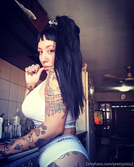 Prettyviiix2 OnlyFans geleakter Pornografie