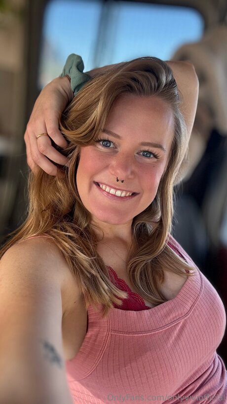 Onlyviviofficial Nackt