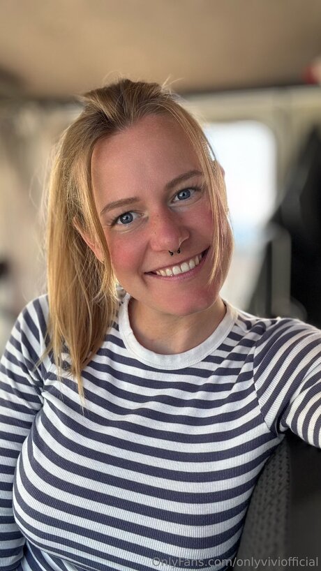 Onlyviviofficial OnlyFans-Bilder