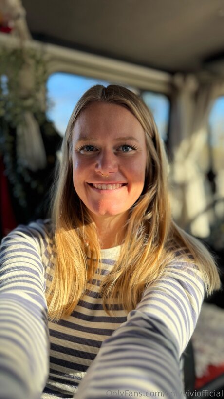 Onlyviviofficial Nacktbilder OnlyFans Leaks