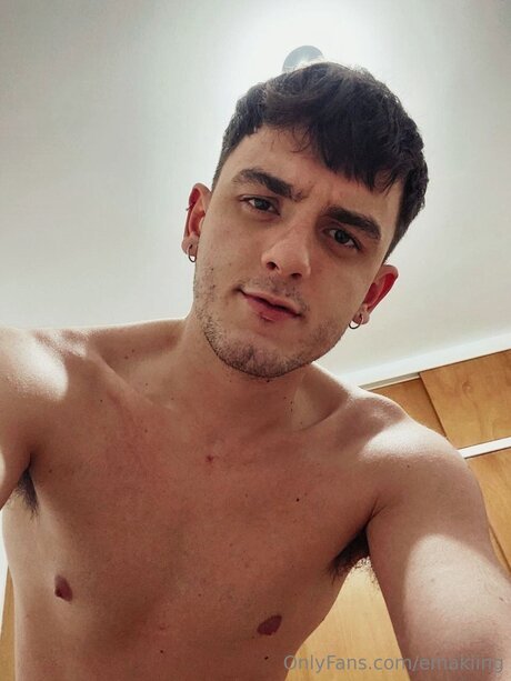 Emakiing Nacktbilder von OnlyFans