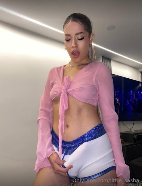Little Sasha OnlyFans Fotos