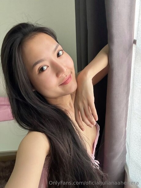 Oficialjulianaaherrera OnlyFans-Bild