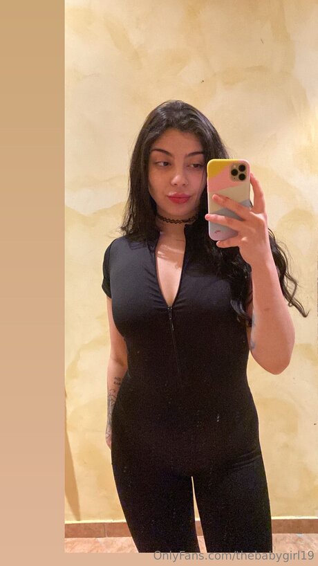 Thebabygirl19 OnlyFans-Model