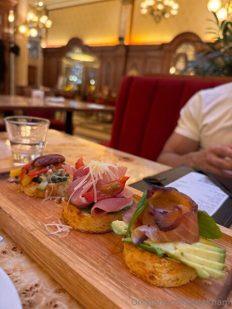 Adakham XXX Leak OnlyFans Leak