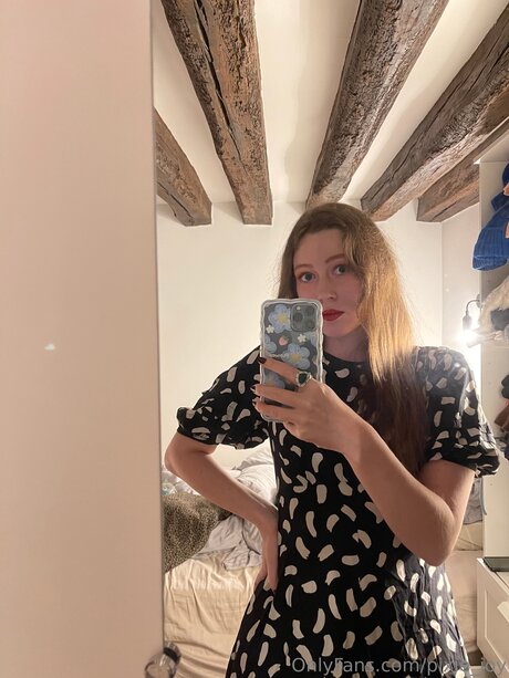 Pixie Joy OnlyFans-Bilder