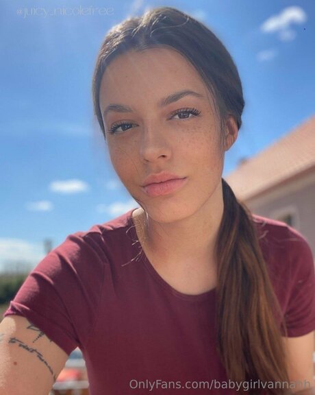 Babygirlvanni OnlyFans Nacktbilder