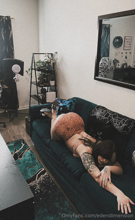 Edendimension OnlyFans Nacktbilder