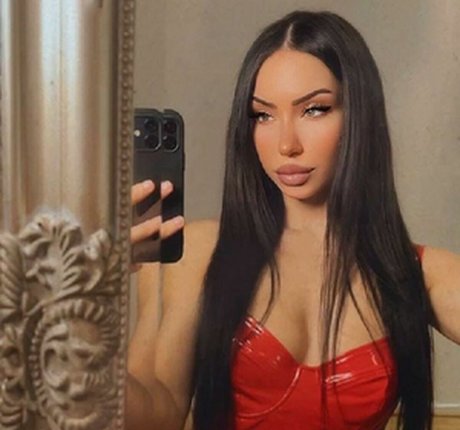 Savage Galri OnlyFans-Seite