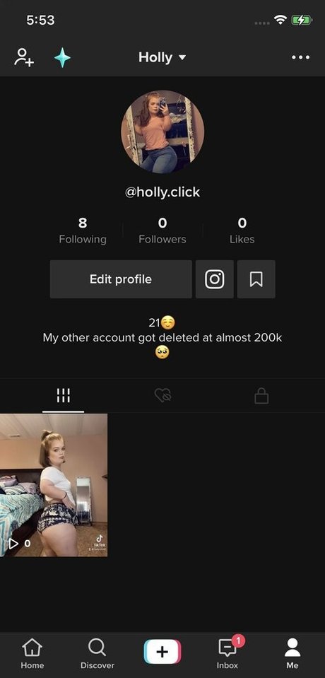 Sassyholl OnlyFans Striptease