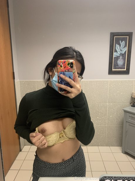 vie Nacktbilder von OnlyFans geleakt