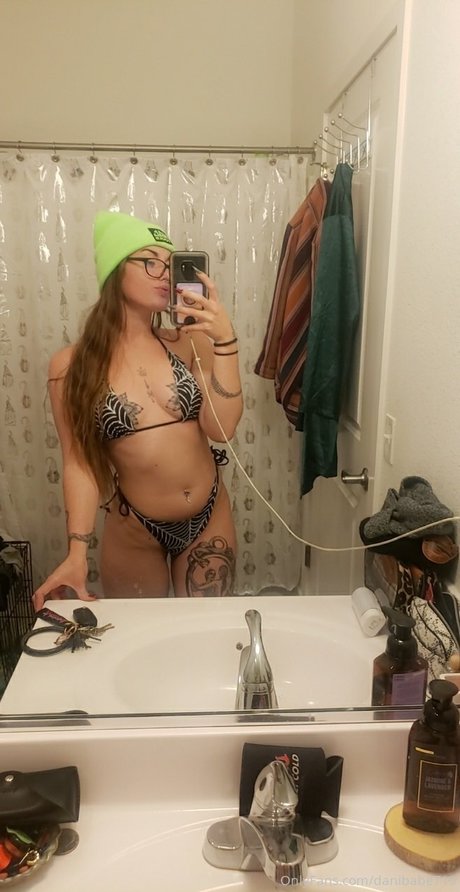 Dani Babe Nacktbilder von OnlyFans