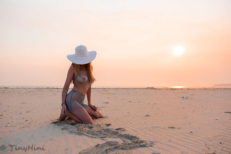 Tinyhini OnlyFans Joi