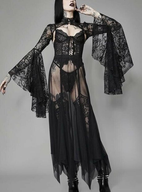 oma milf onlyfans heiß nackt Selfie