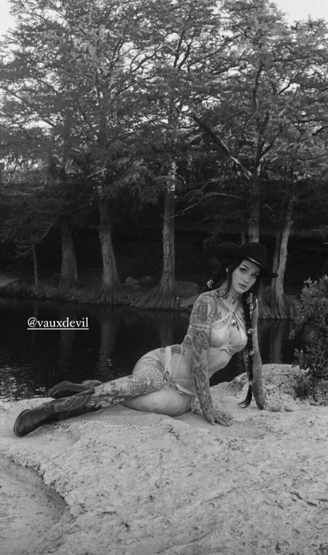 Emma Vauxdevil Kostenlose OnlyFans-Inhalte