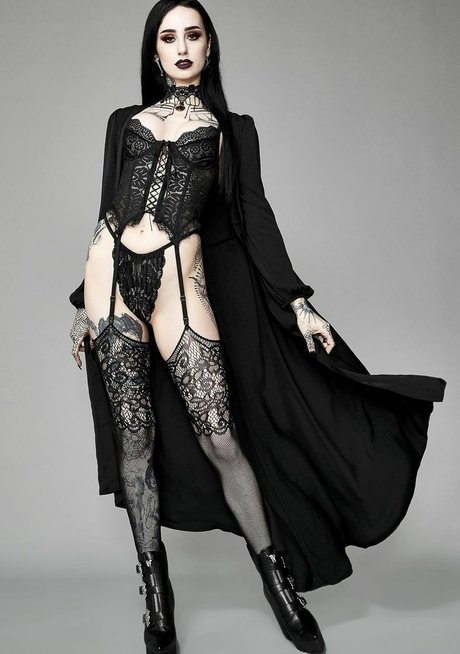 Emma Vauxdevil Neues OnlyFans