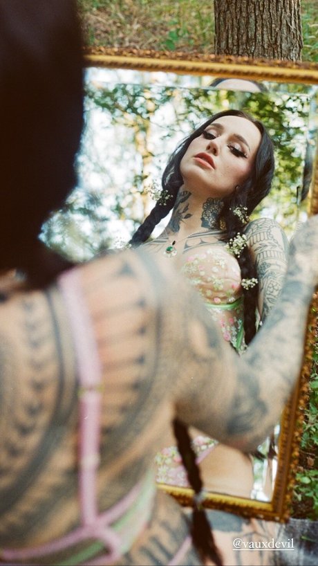 Emma Vauxdevil OnlyFans Leaks Gratis