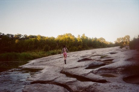 Emma Vauxdevil Bilder OnlyFans