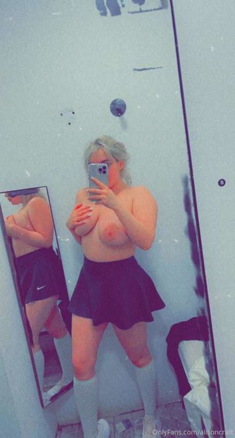 Alisoncraft NurlyFans-Brüste