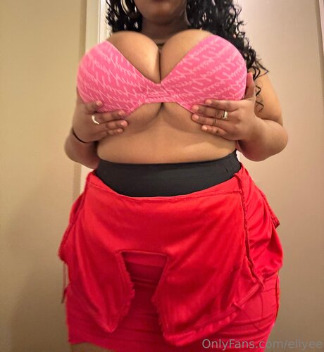 Eliyee Nacktbilder von OnlyFans geleakt