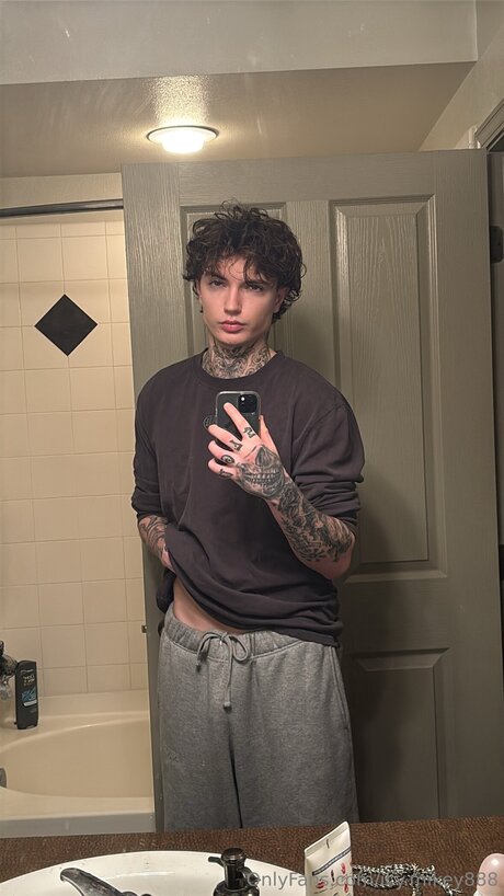 Icy Mikey888 OnlyFans Leaj