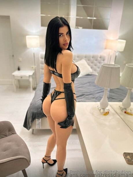 Lily Helen Strip OnlyFans