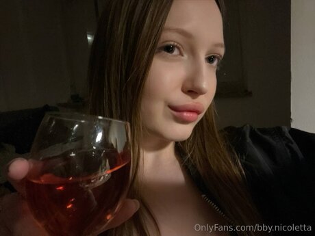 Bby Nicoletta Sex auf OnlyFans