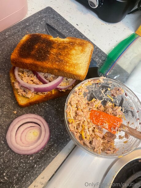 Cuuties Nacktbilder von OnlyFans geleakt