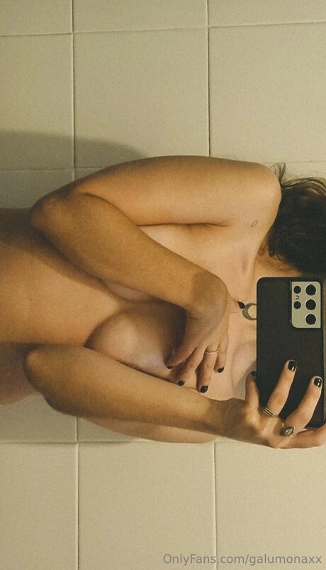 Galumonaxx Nackt auf OnlyFans