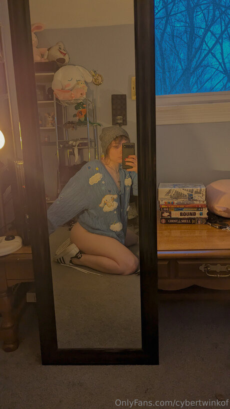 Cybertwinkof OnlyFans Fotos