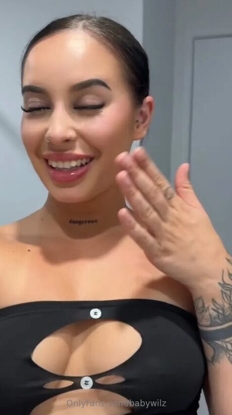 Babywilz OnlyFans Striptease