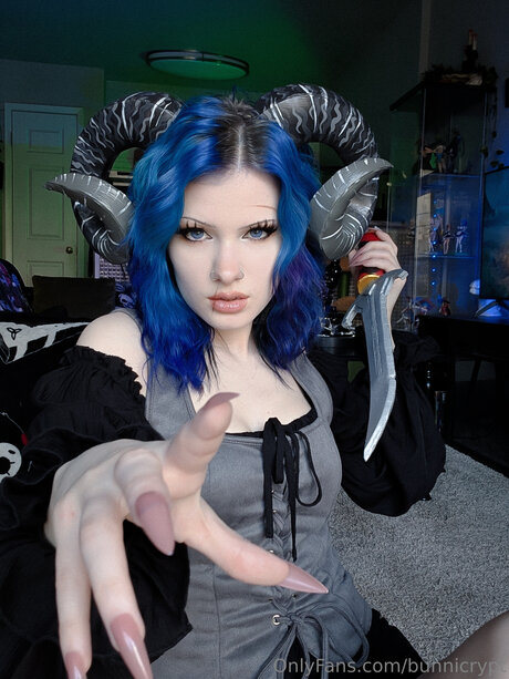 Bunnicrypt OnlyFans schlank