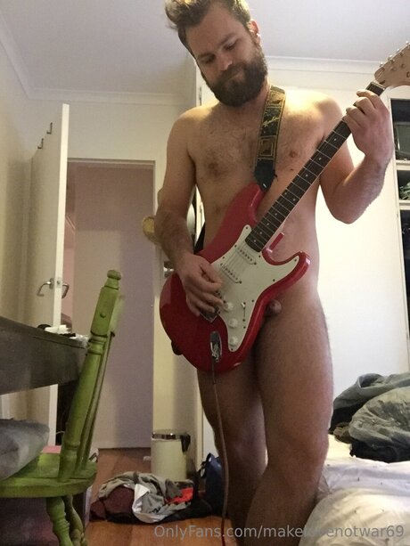 Makelovenotwar69 Porn OnlyFans Leak