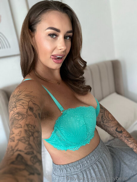 Bustybelle Xx OnlyFans-Komplettinhalte