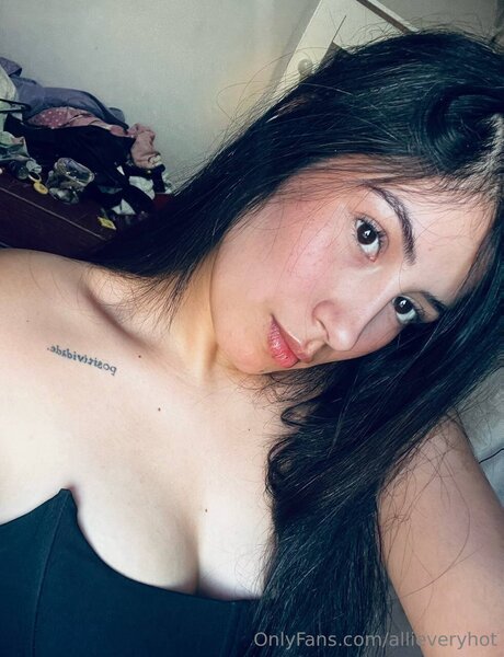 Allieveryhot Titten OnlyFans