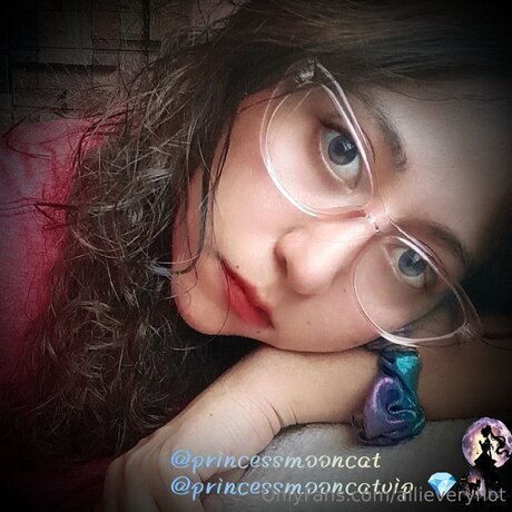 Allieveryhot Leak von OnlyFans