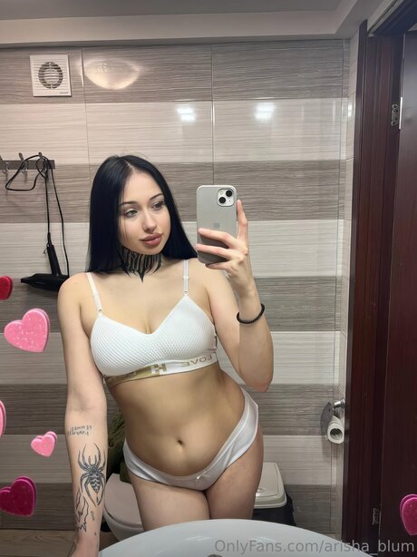 Arisha Blum Titten OnlyFans