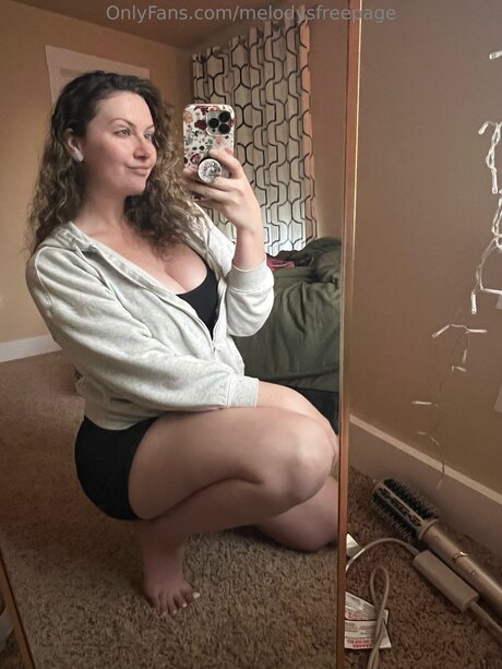 Melodysfreepage NurlyFans-Pornos