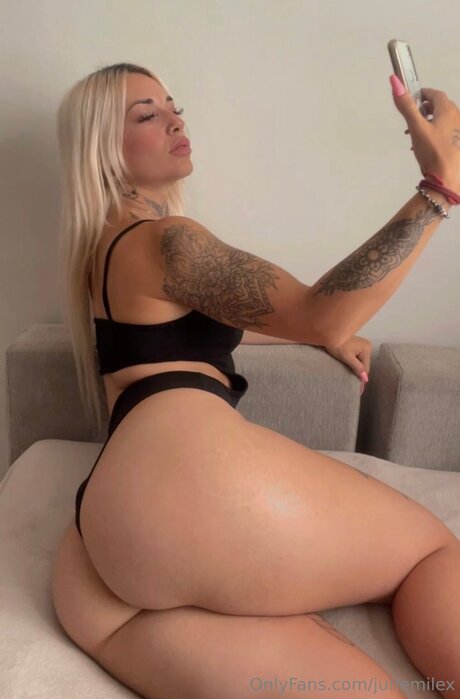 Junemilex OnlyFans