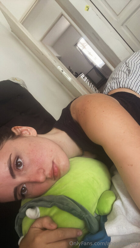 Angelinaroig Nacktbilder auf OnlyFans