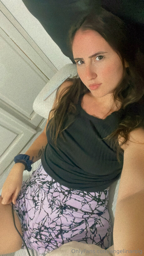 Angelinaroig OnlyFans-Model