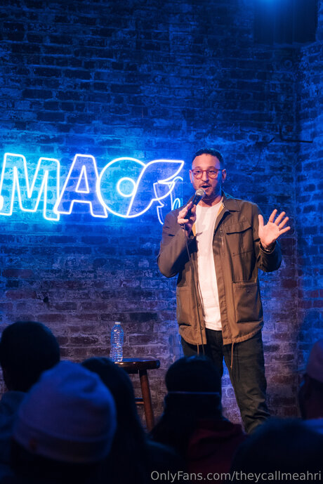 Theycallmeahri OnlyFans Model Fotos