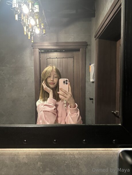 dünne latina-onlyfans Kunstporno Porträt