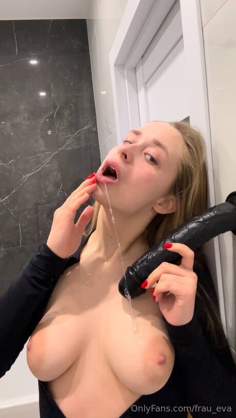 Frau Eva Leaked OnlyFans Sextape