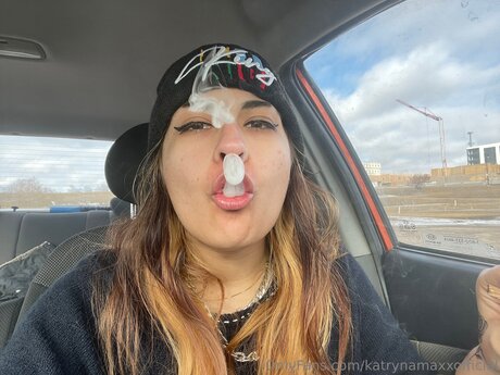 Katrynamaxxofficial OnlyFans Bilder