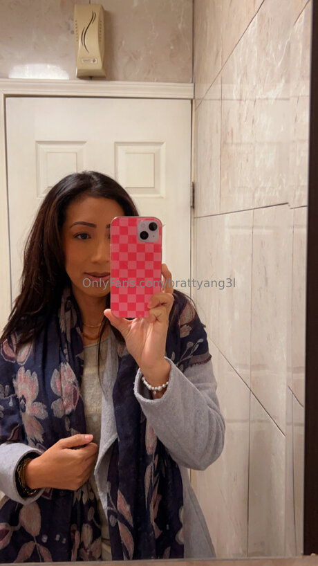 Brattyang3l Nacktpornos von OnlyFans geleakt