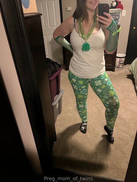 Preg Mom Of Twins OnlyFans Pornografie geleakt