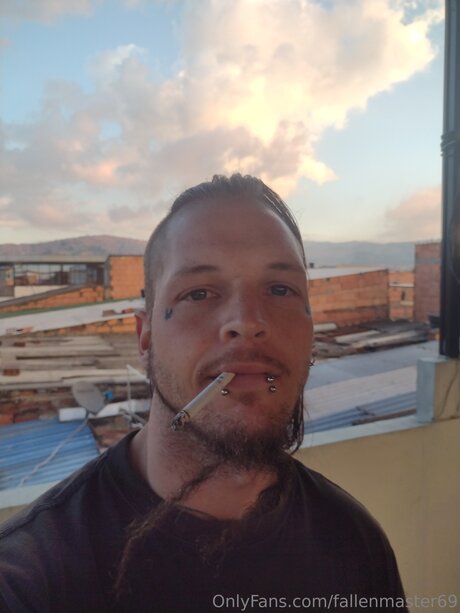 Fallenmaster69 NurlyFans-Pornos