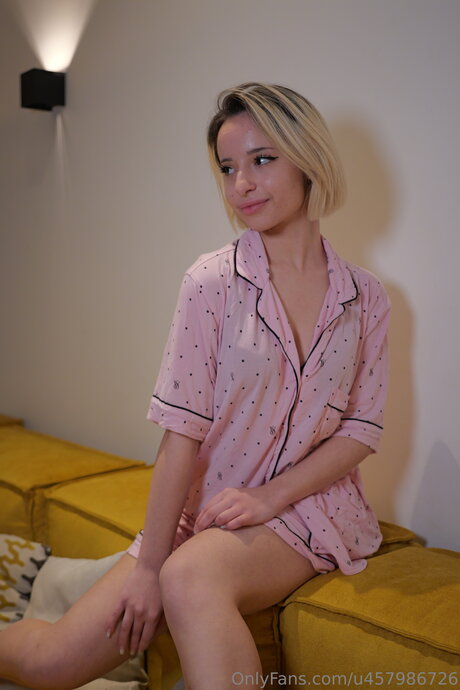 Little Evelyn Nacktbilder von OnlyFans